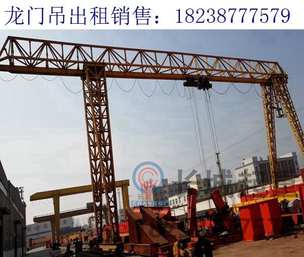 新疆地上跑的龍門吊的 起吊機構與動作控制