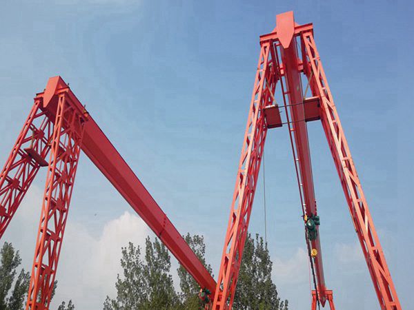 青海西寧龍門(mén)吊廠家 120t抓斗起重機(jī)操作注意事項(xiàng)