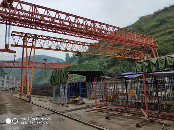 河南駐馬店龍門吊廠家務(wù)實(shí)拼搏 龍門吊質(zhì)量至上