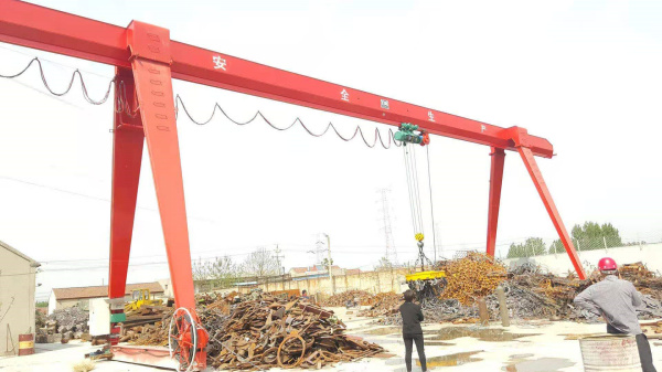 吉林延邊龍門吊廠家單梁龍門吊滑坡
