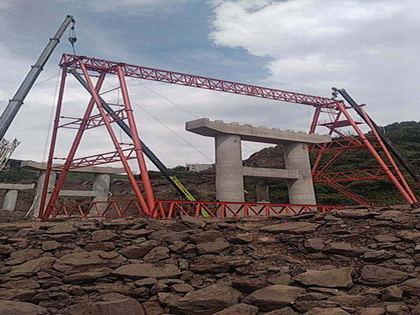 江蘇連云港龍門吊公司七大保護裝置