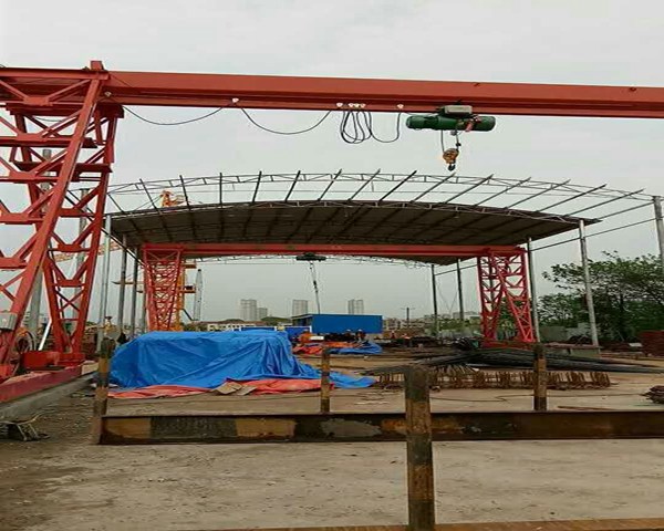 青海海北龍門吊廠家橋架安裝技術(shù)問題探討
