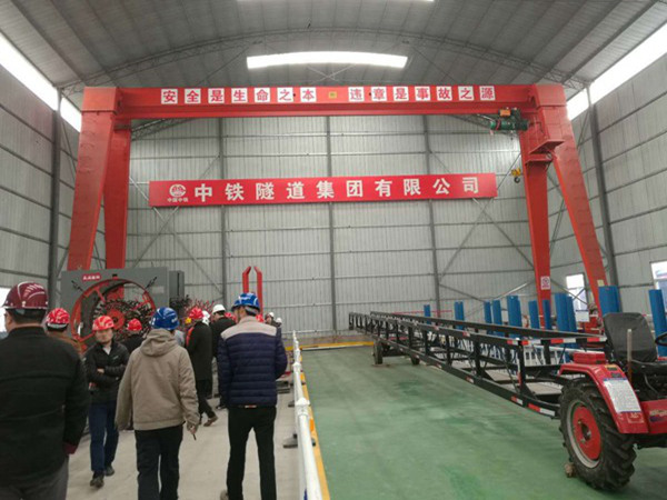 河北張家口龍門吊廠家面對問題積極解決