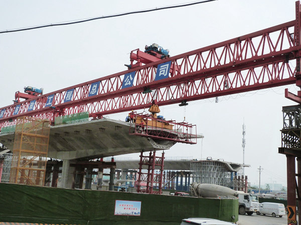 廣東陽江架橋機廠家發(fā)展思路高瞻遠矚