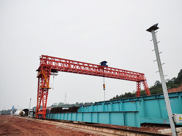 江蘇連云港龍門吊公司鋪設軌道