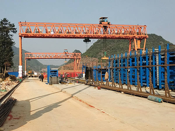 河南洛陽門式起重機廠家