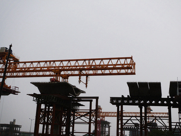 四川巴中架橋機(jī)租賃廠(chǎng)家主梁絎架