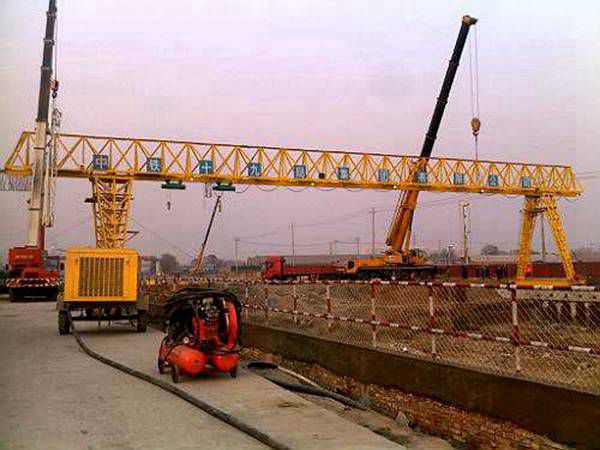 湖北仙桃龍門吊出租 電動葫蘆門式起重機(jī)的結(jié)構(gòu)