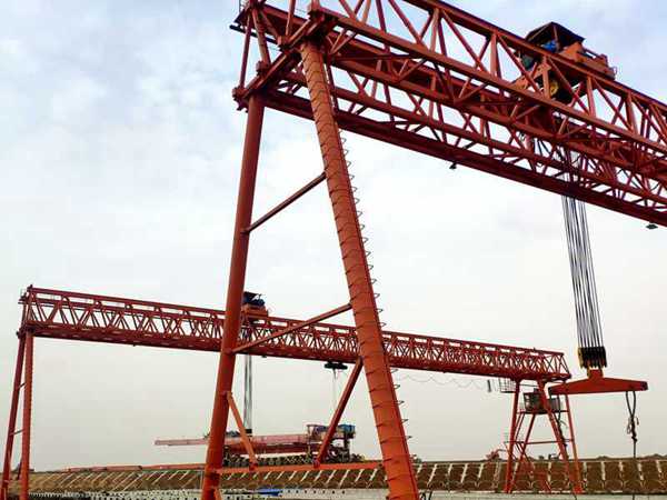 湖北潛江龍門吊租賃 起重機(jī)需要定期檢查