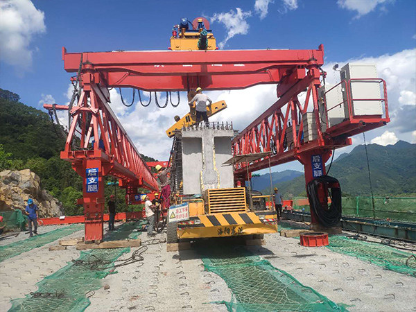 陜西漢中架橋機公司講解使用設(shè)備事項